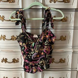NWT Sienna Sky floral top